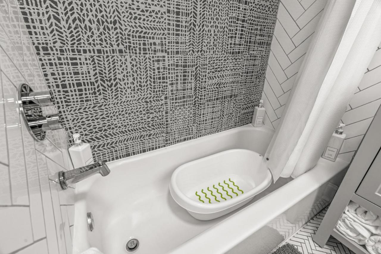 Trendy Family Friendly Northern Liberties Retreat フィラデルフィア エクステリア 写真